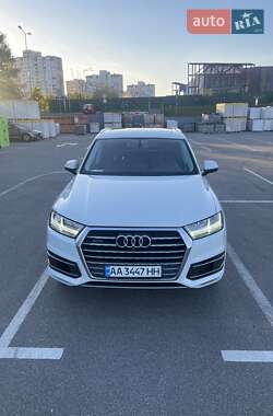 Внедорожник / Кроссовер Audi Q7 2017 в 
