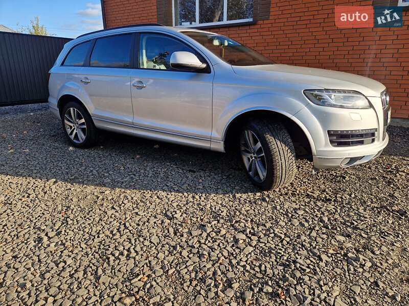 Позашляховик / Кросовер Audi Q7 2012 в Камені-Каширському