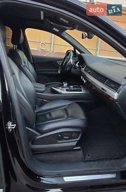 Внедорожник / Кроссовер Audi Q7 2017 в 