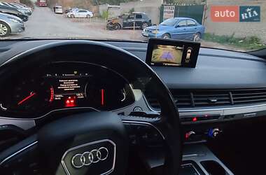 Внедорожник / Кроссовер Audi Q7 2017 в 