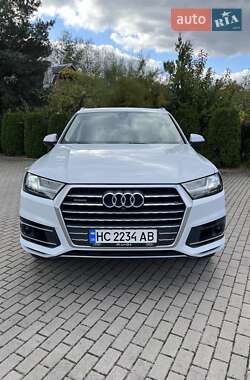Внедорожник / Кроссовер Audi Q7 2018 в 