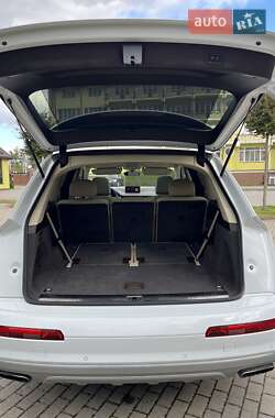 Внедорожник / Кроссовер Audi Q7 2018 в 