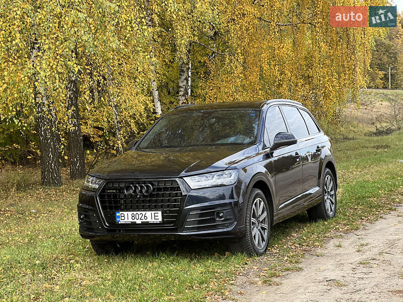 Позашляховик / Кросовер Audi Q7 2017 в Києві