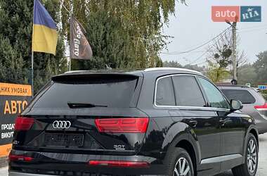 Позашляховик / Кросовер Audi Q7 2016 в 