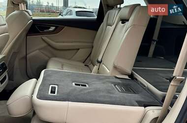 Позашляховик / Кросовер Audi Q7 2016 в 