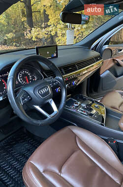Внедорожник / Кроссовер Audi Q7 2017 в 