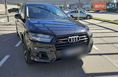 Внедорожник / Кроссовер Audi Q7 2018 в 