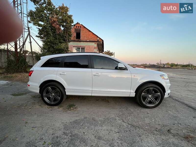 Внедорожник / Кроссовер Audi Q7 2013 в Днепре