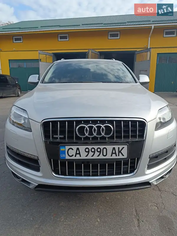 Внедорожник / Кроссовер Audi Q7 2015 в 