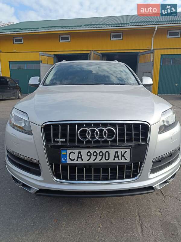 Внедорожник / Кроссовер Audi Q7 2015 в Черкассах