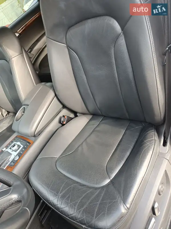 Внедорожник / Кроссовер Audi Q7 2015 в 