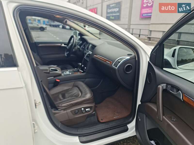 Позашляховик / Кросовер Audi Q7 2014 в Києві