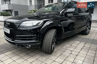 Позашляховик / Кросовер Audi Q7 2013 в 