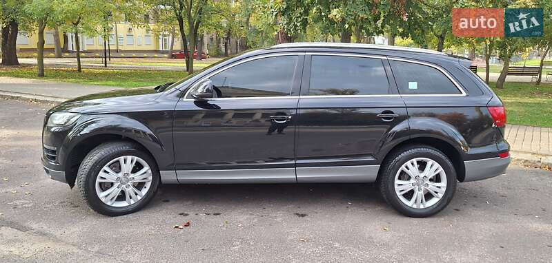 Позашляховик / Кросовер Audi Q7 2015 в Миколаєві