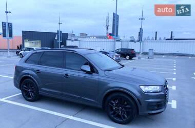 Внедорожник / Кроссовер Audi Q7 2018 в 
