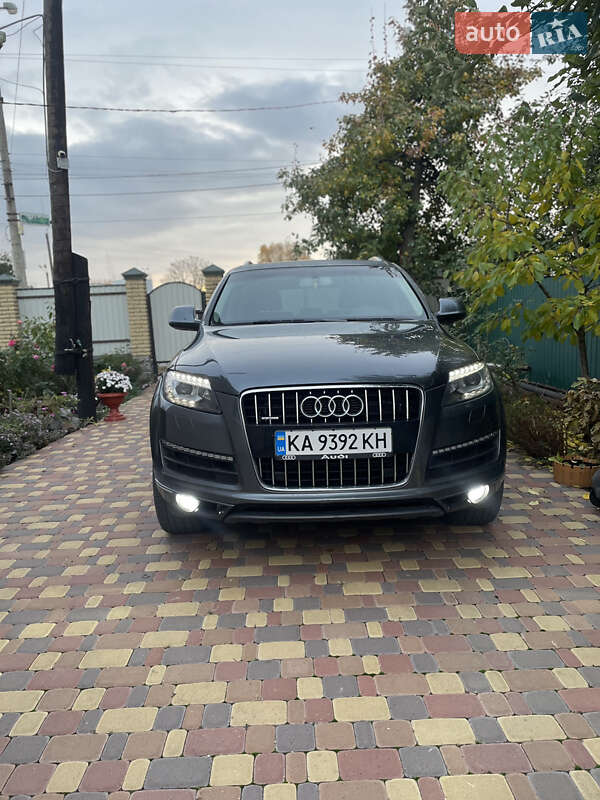 Внедорожник / Кроссовер Audi Q7 2015 в Миргороде