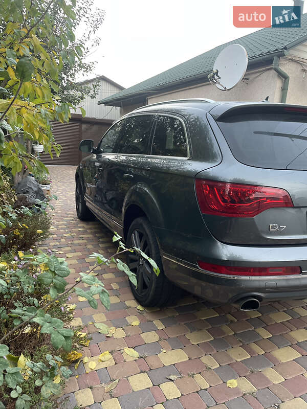 Внедорожник / Кроссовер Audi Q7 2015 в Миргороде