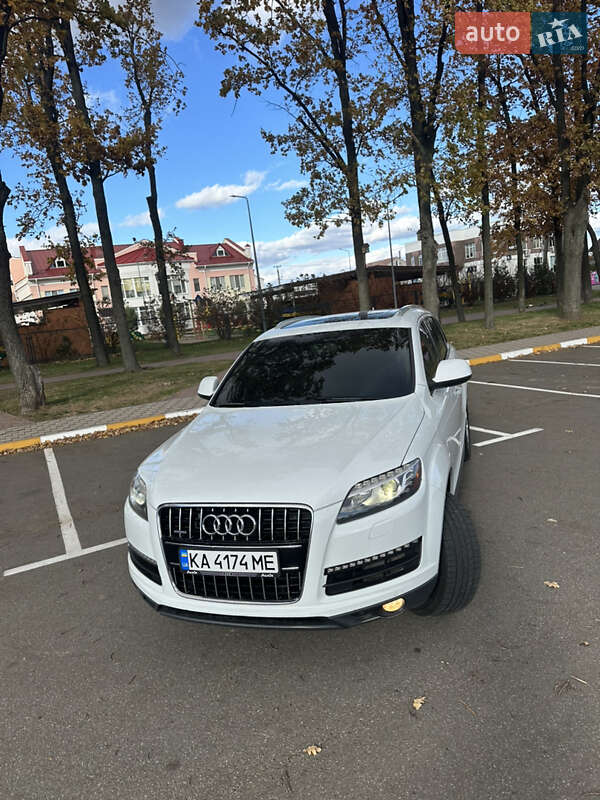 Позашляховик / Кросовер Audi Q7 2012 в Києві