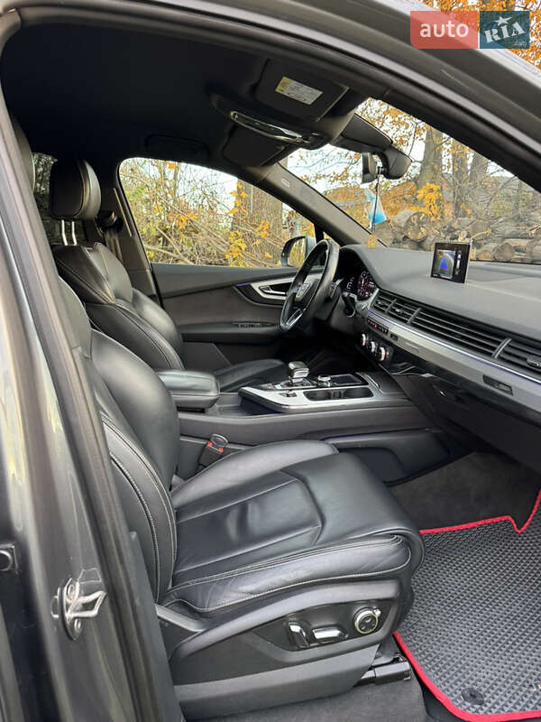 Позашляховик / Кросовер Audi Q7 2017 в Вінниці