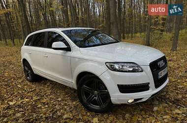 Внедорожник / Кроссовер Audi Q7 2011 в 