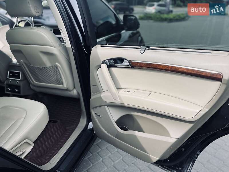 Позашляховик / Кросовер Audi Q7 2010 в Хмельницькому