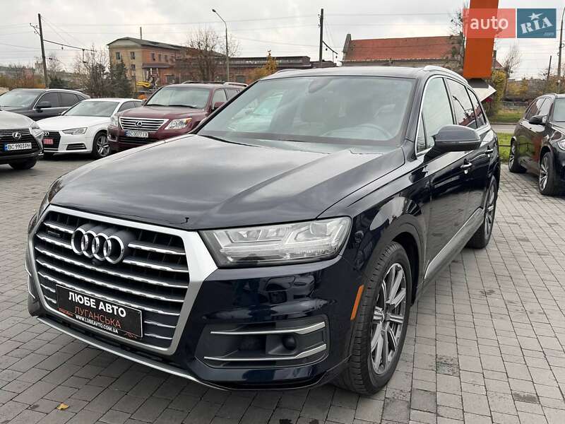 Внедорожник / Кроссовер Audi Q7 2016 в 