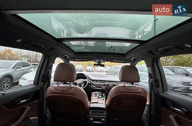 Внедорожник / Кроссовер Audi Q7 2016 в 