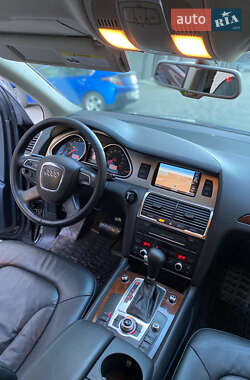 Внедорожник / Кроссовер Audi Q7 2011 в 