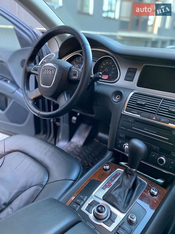 Позашляховик / Кросовер Audi Q7 2011 в Івано-Франківську