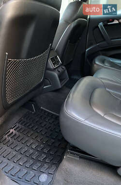 Внедорожник / Кроссовер Audi Q7 2011 в 