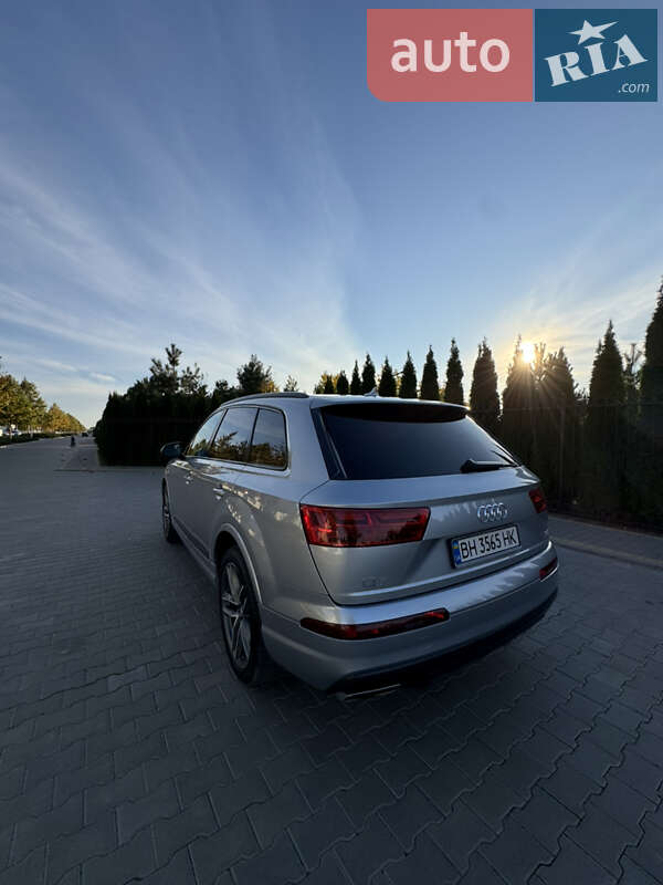 Внедорожник / Кроссовер Audi Q7 2017 в Одессе