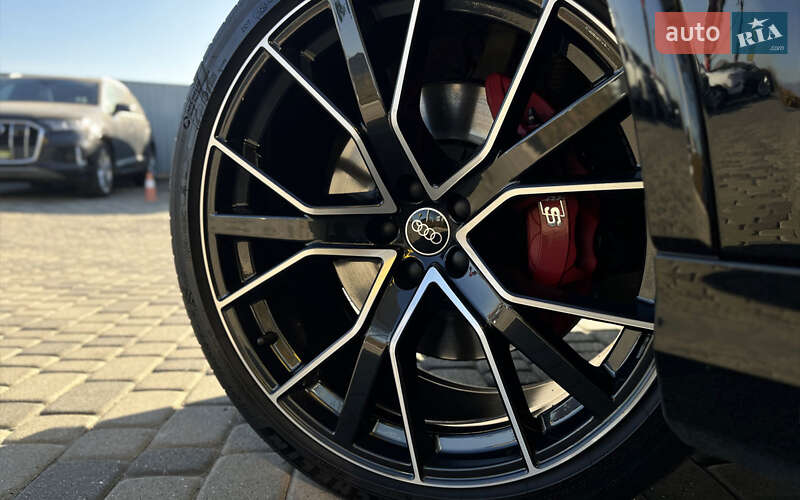 Позашляховик / Кросовер Audi Q7 2023 в Мукачевому