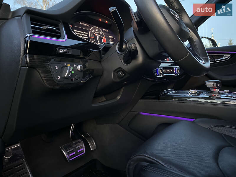 Позашляховик / Кросовер Audi Q7 2017 в Львові