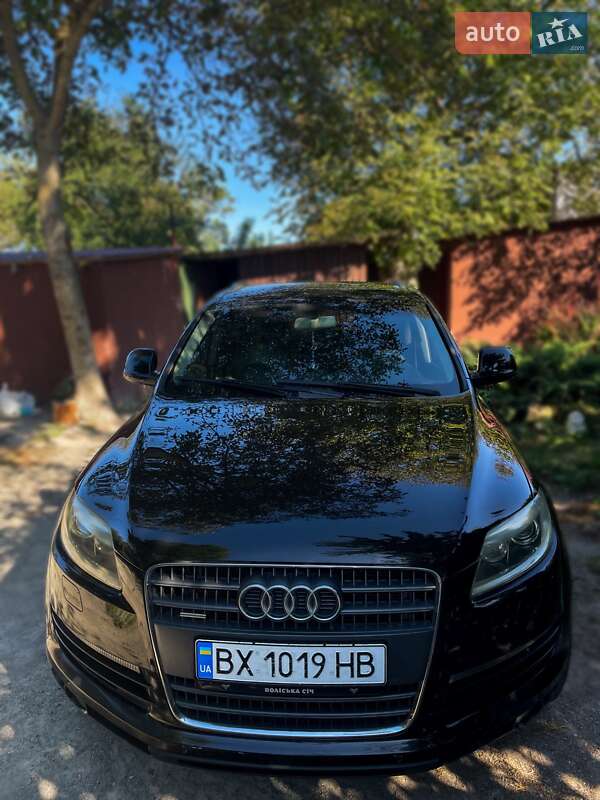 Позашляховик / Кросовер Audi Q7 2006 в Батурині