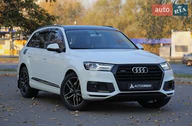 Позашляховик / Кросовер Audi Q7 2016 в Києві