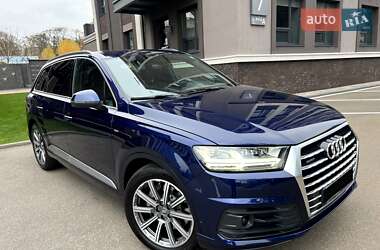 Внедорожник / Кроссовер Audi Q7 2019 в 