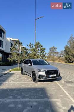 Позашляховик / Кросовер Audi Q7 2019 в Ужгороді