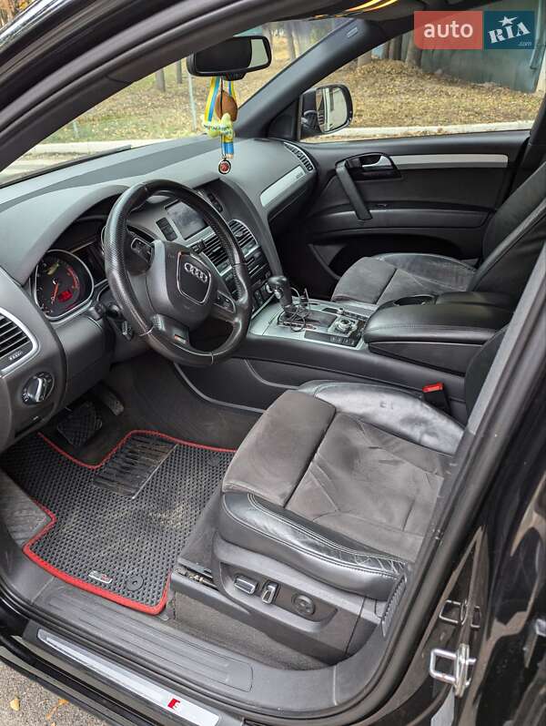 Внедорожник / Кроссовер Audi Q7 2011 в Харькове