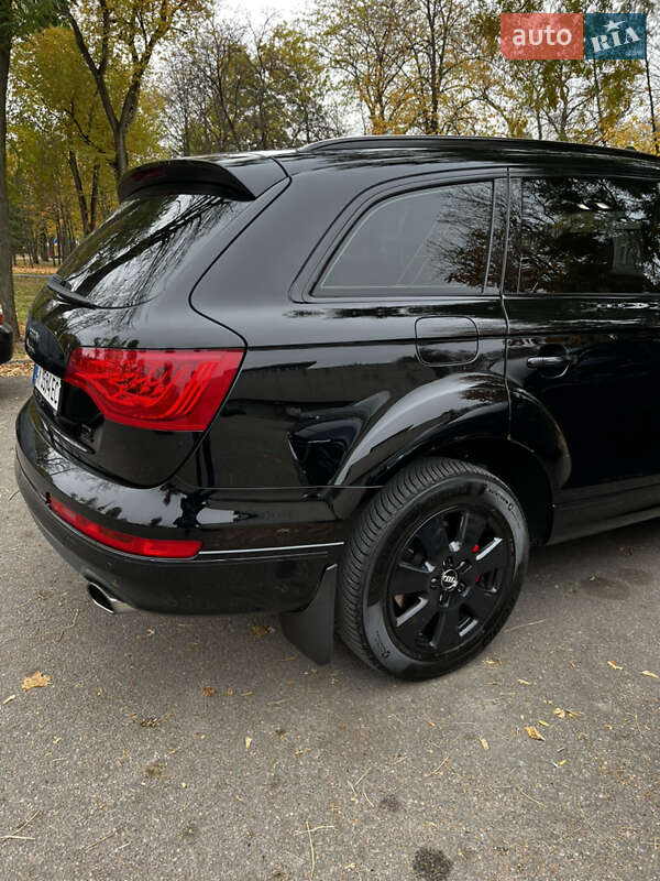 Позашляховик / Кросовер Audi Q7 2013 в Дніпрі