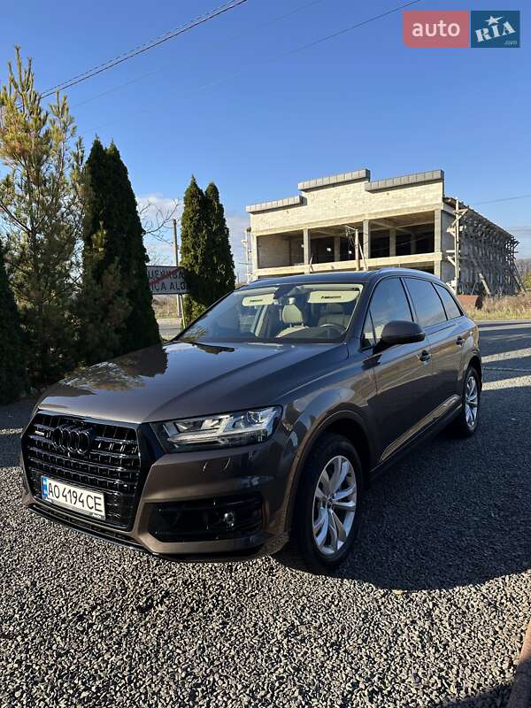 Позашляховик / Кросовер Audi Q7 2016 в Солотвині