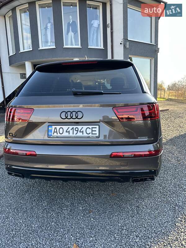 Внедорожник / Кроссовер Audi Q7 2016 в Солотвине