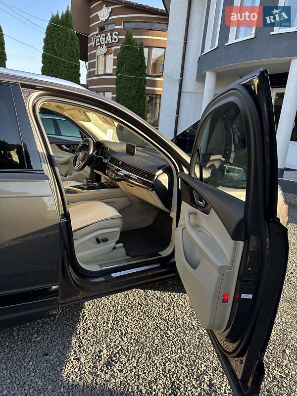 Позашляховик / Кросовер Audi Q7 2016 в Солотвині