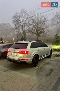 Позашляховик / Кросовер Audi Q7 2019 в Ужгороді