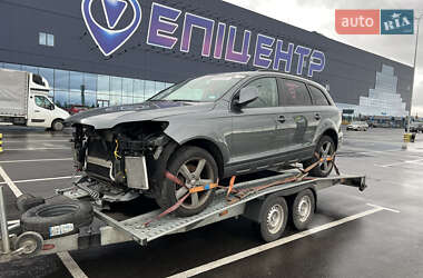 Позашляховик / Кросовер Audi Q7 2015 в 