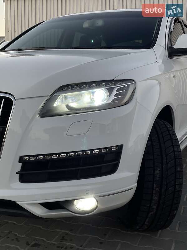 Позашляховик / Кросовер Audi Q7 2013 в Гайсину
