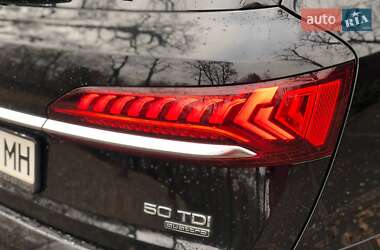Внедорожник / Кроссовер Audi Q7 2022 в 