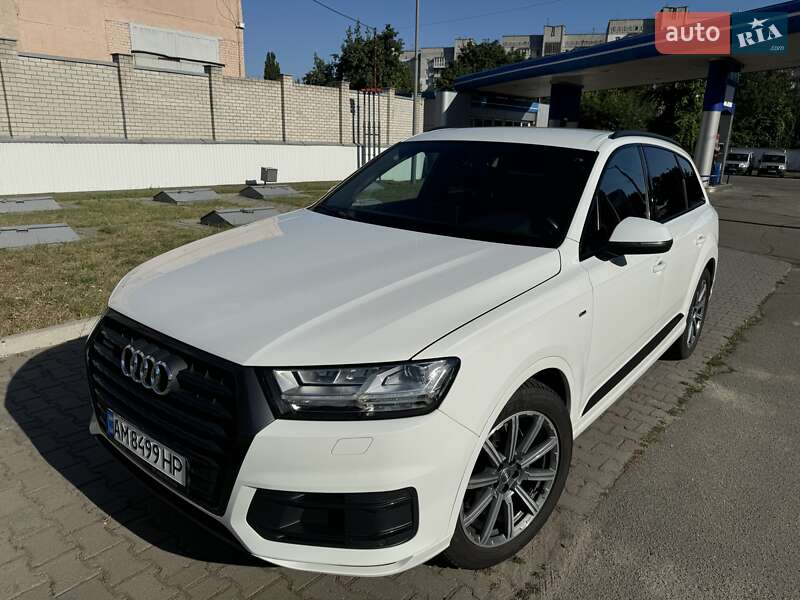 Внедорожник / Кроссовер Audi Q7 2018 в Киеве