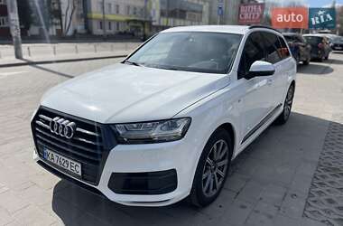 Внедорожник / Кроссовер Audi Q7 2018 в 