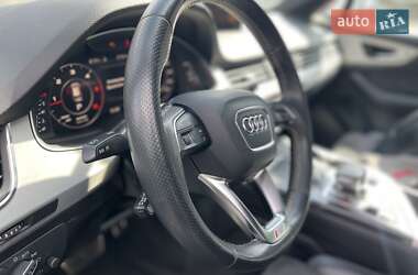 Внедорожник / Кроссовер Audi Q7 2018 в 