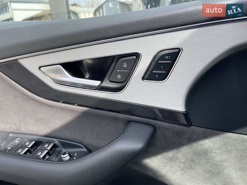 Внедорожник / Кроссовер Audi Q7 2018 в Киеве